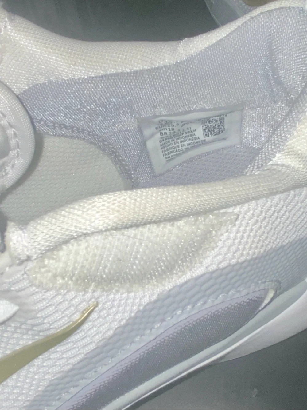 Nike Kids White Sneakers with Gold Swoosh Size 12c